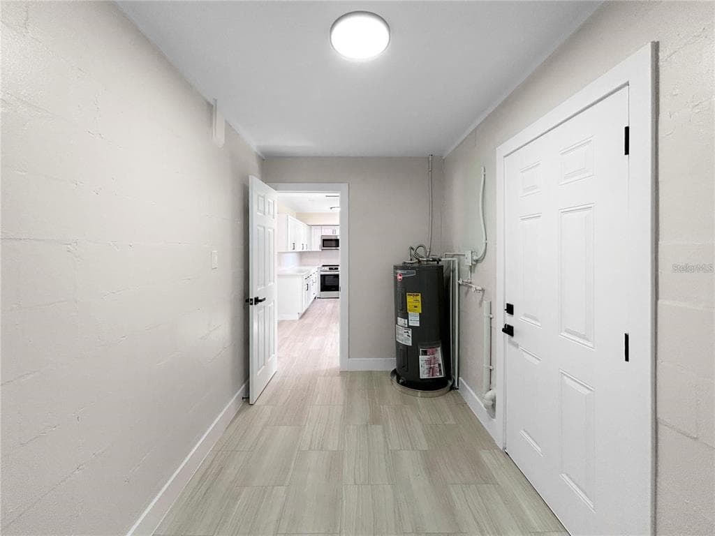413 COUNTRY CLUB DRIVE photo 21