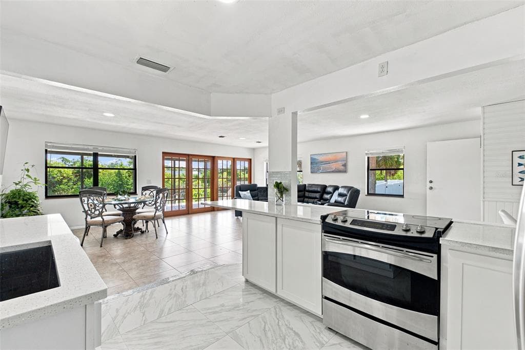 3250 ROSE ARBOR DRIVE photo 12