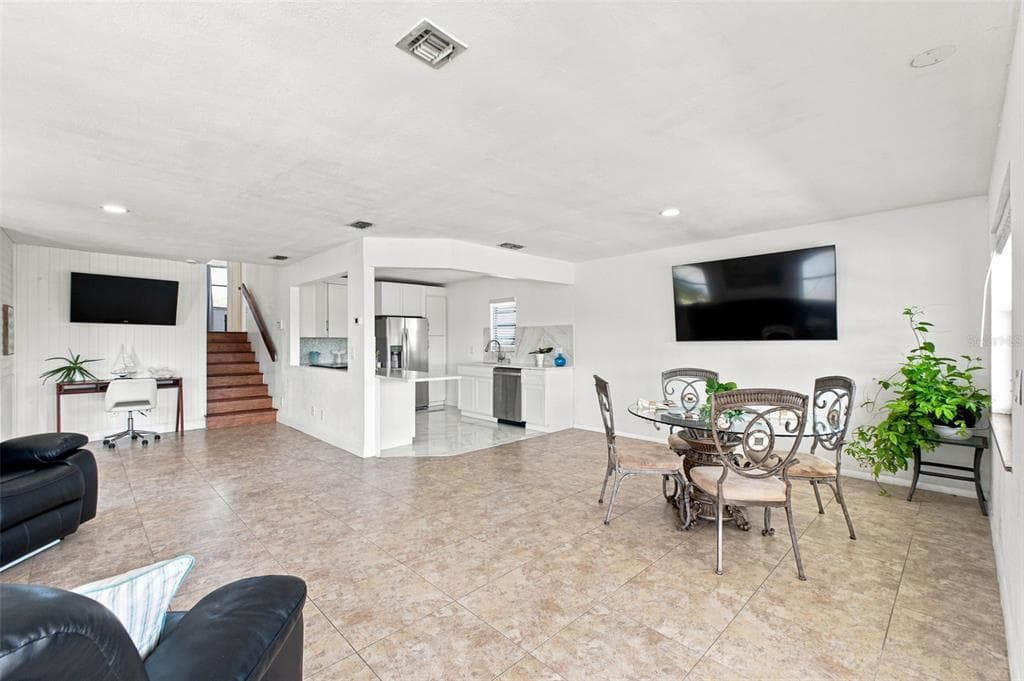 3250 ROSE ARBOR DRIVE photo 9