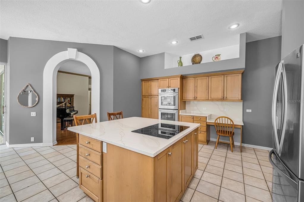4084 LIGUSTRUM DRIVE photo 9