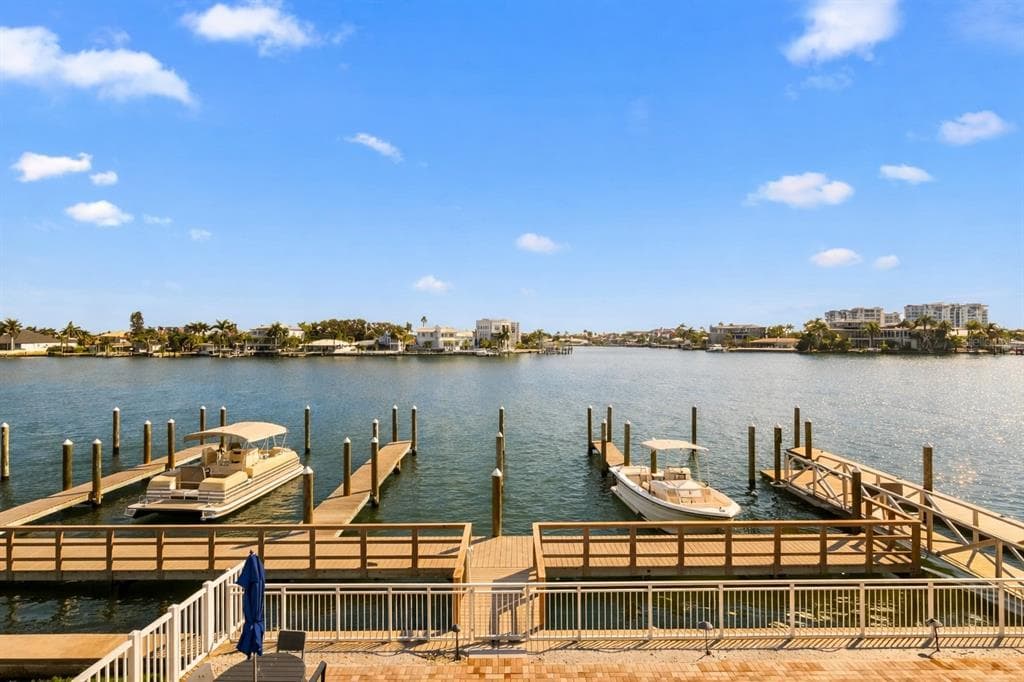10091 GULF BOULEVARD 203E photo 18