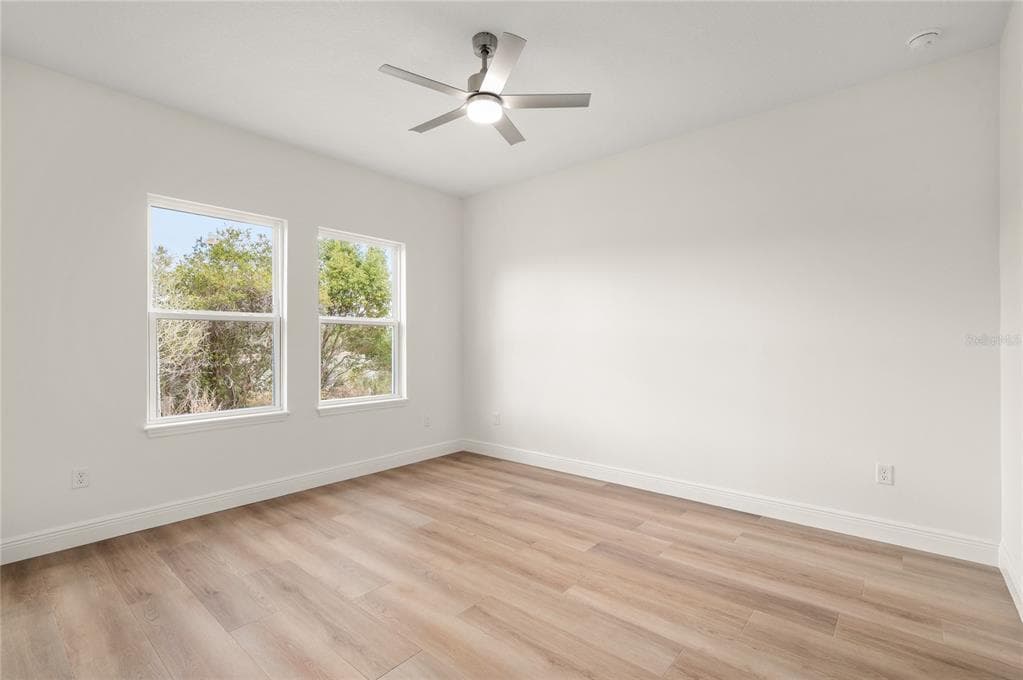 136 11TH AVENUE photo 19