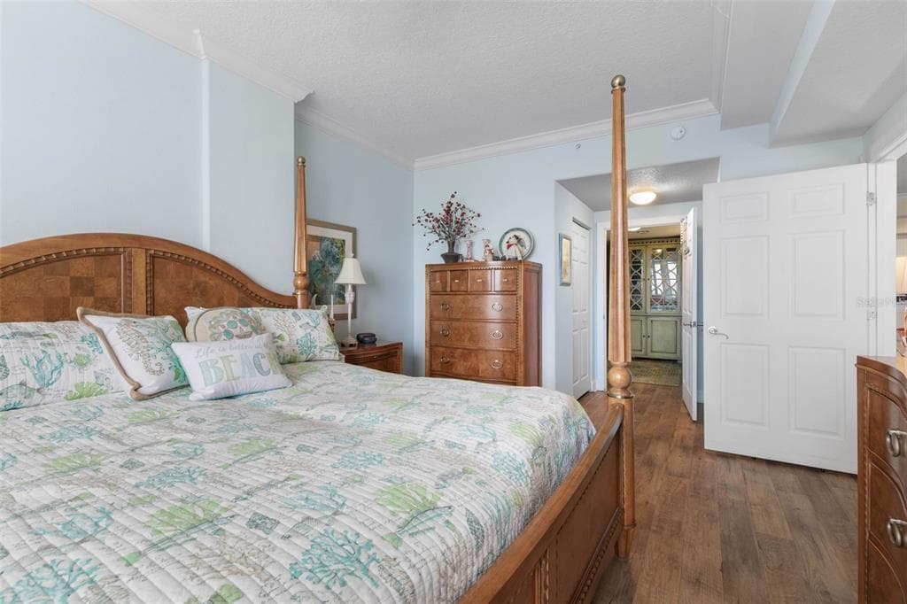 60 SURFVIEW DRIVE 214 photo 24