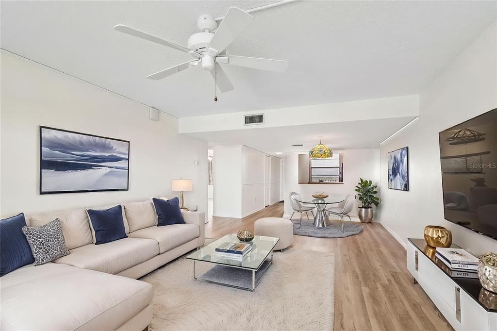 7600 SUN ISLAND DRIVE S 603 photo 16