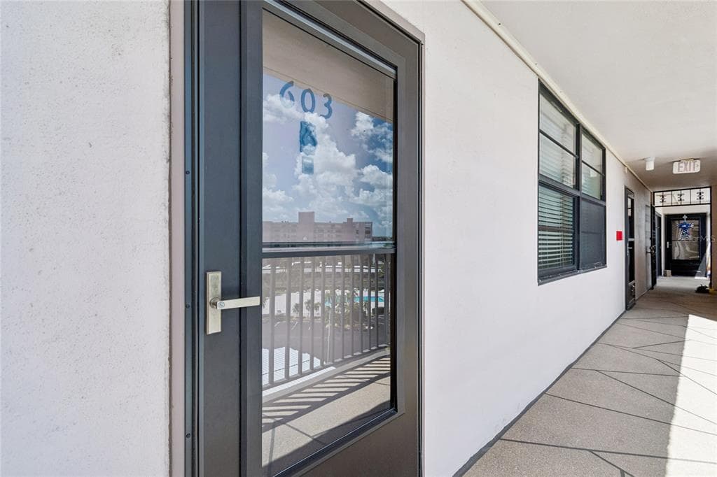 7600 SUN ISLAND DRIVE S 603 photo 8