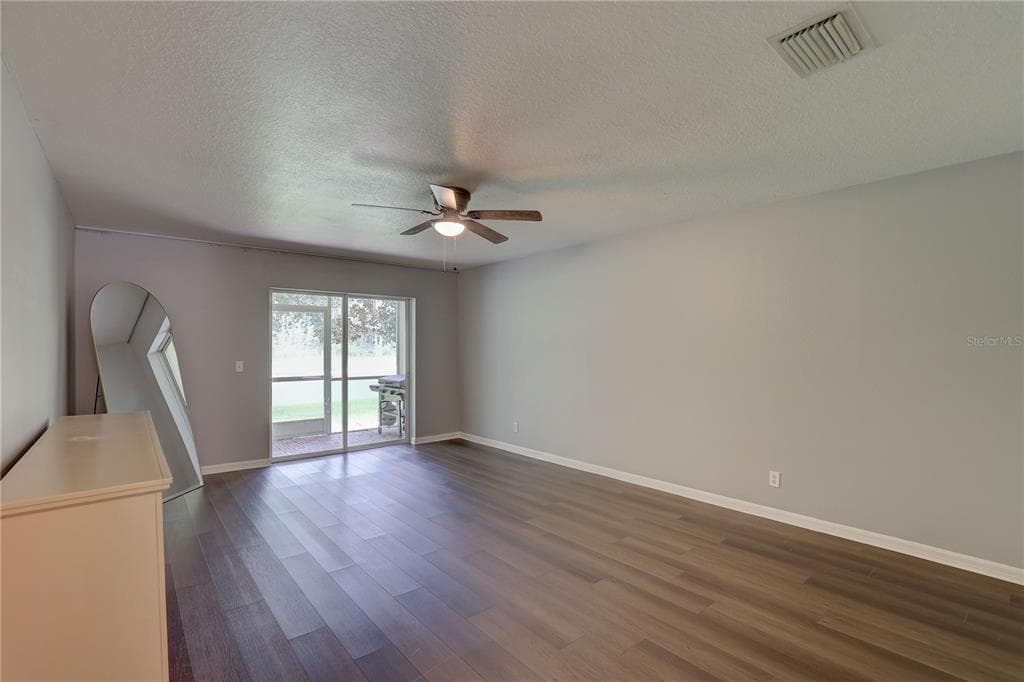 9516 CHARLESBERG DRIVE photo 16
