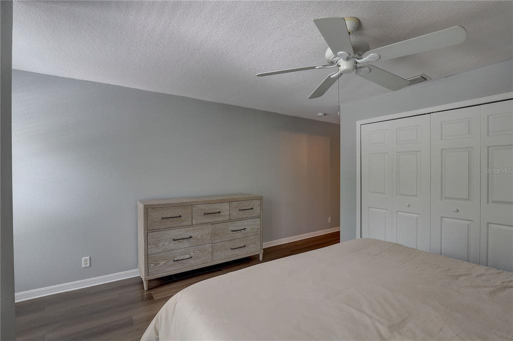 9516 CHARLESBERG DRIVE photo 15