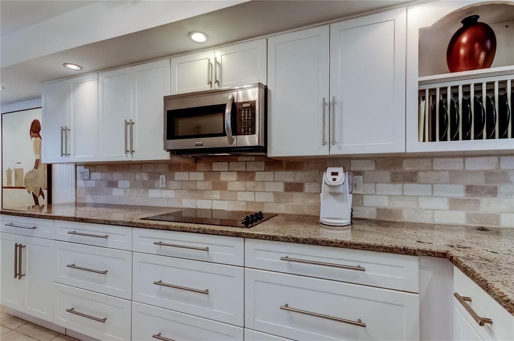 9450 HARBOR GREENS WAY 301 photo 10