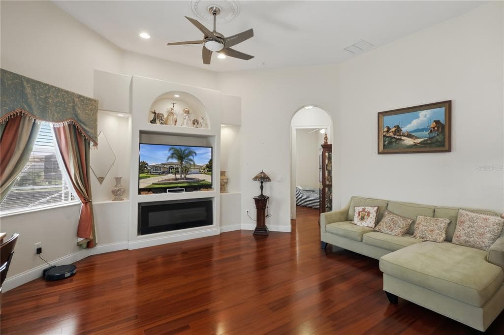 15 FLEMING COURT photo 10