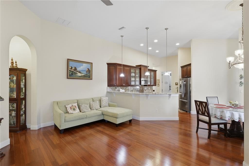 15 FLEMING COURT photo 11