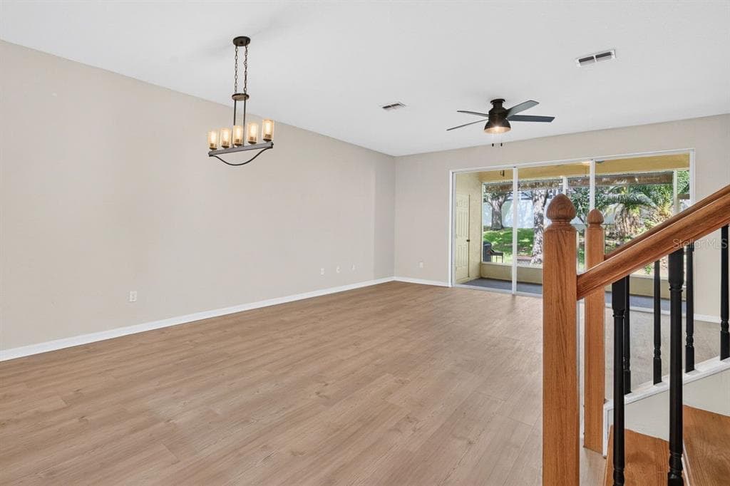 648 SPRING LAKE CIRCLE photo 10