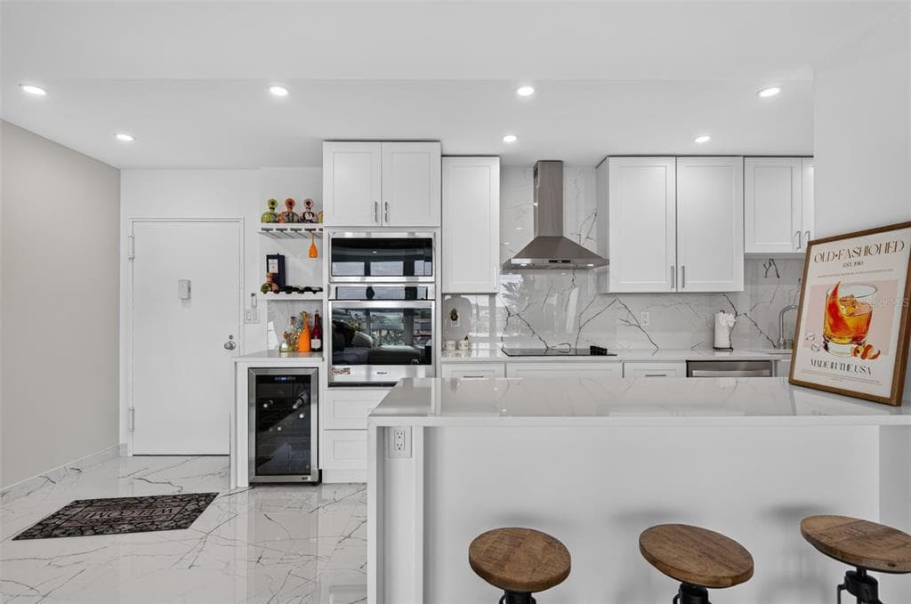 31 ISLAND WAY 508 photo 11