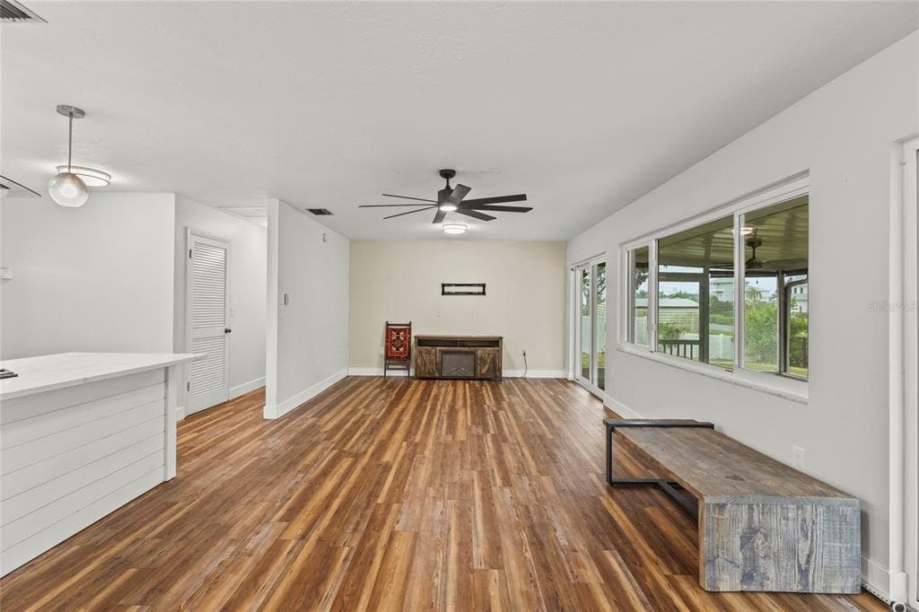 611 LEONA AVENUE photo 3