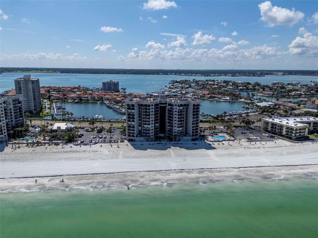 1660 GULF BOULEVARD 407 photo 2