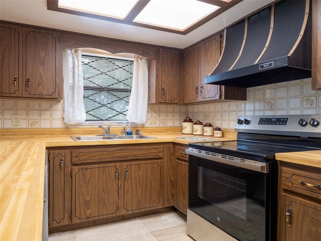 121 SERENA CIRCLE photo 7