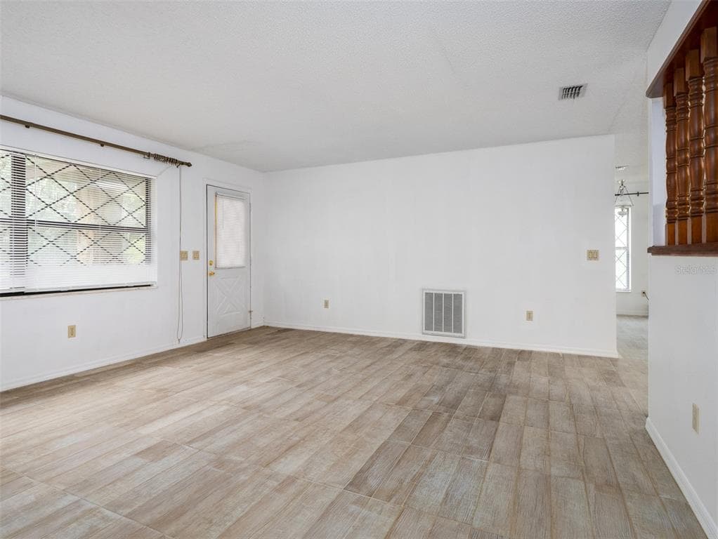121 SERENA CIRCLE photo 10