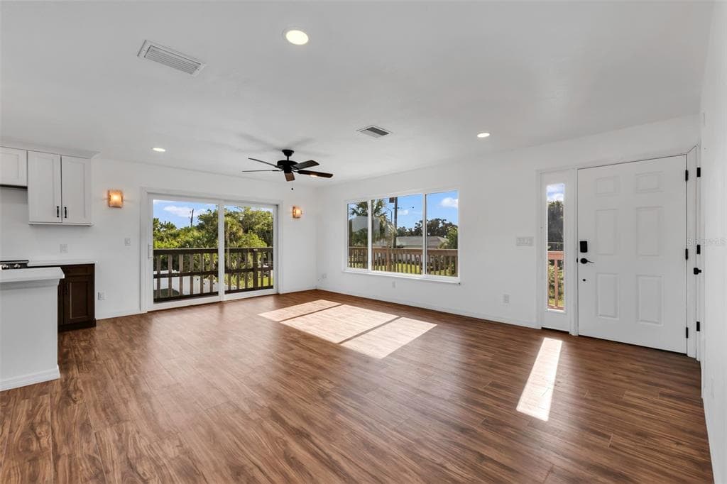 3129 BANYAN WAY photo 6