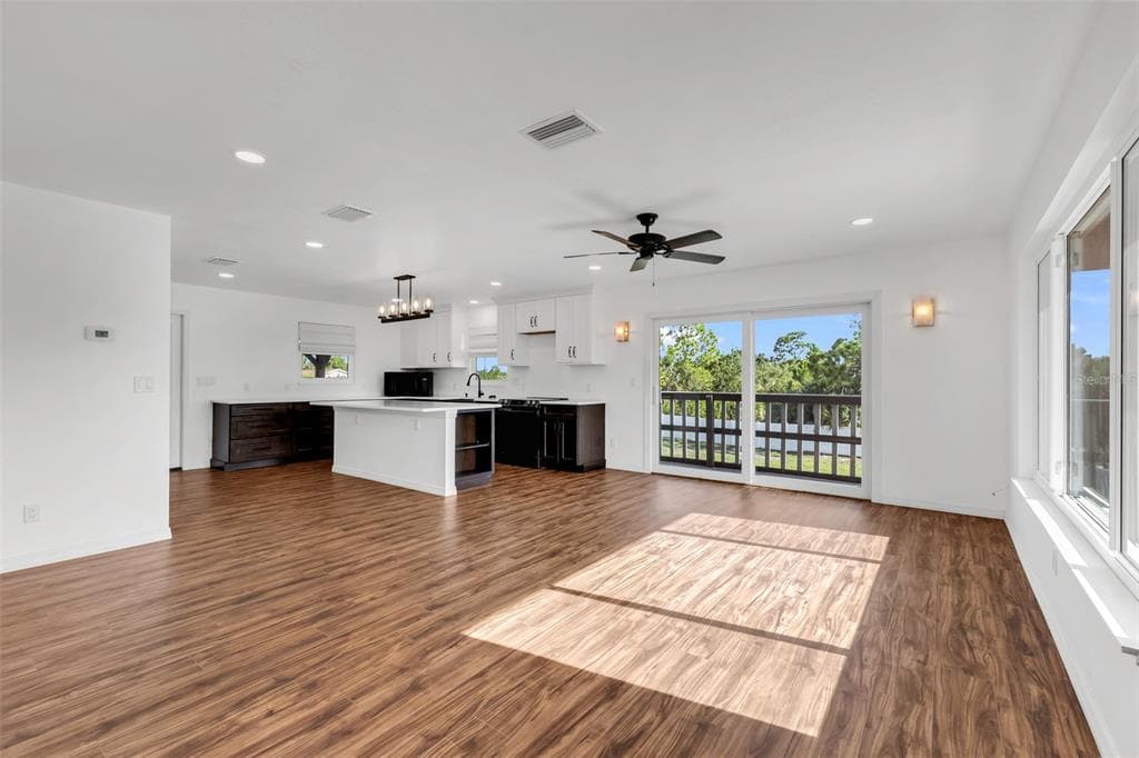 3129 BANYAN WAY photo 5