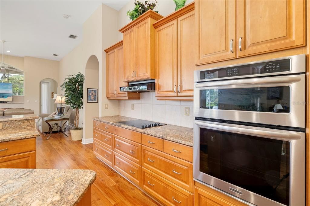 2528 TOM MORRIS DRIVE photo 23