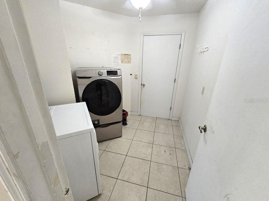 279 KINDRED BOULEVARD photo 18