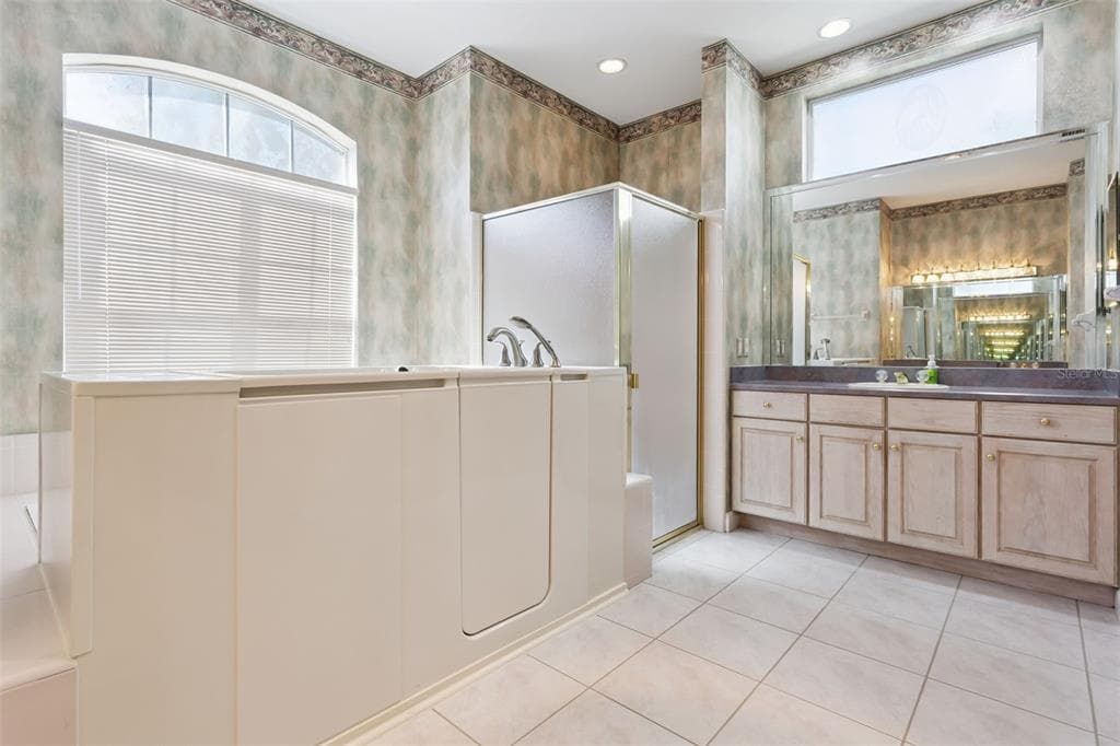 1901 EDGEWATER DRIVE photo 23