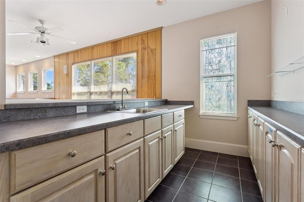 1901 EDGEWATER DRIVE photo 19