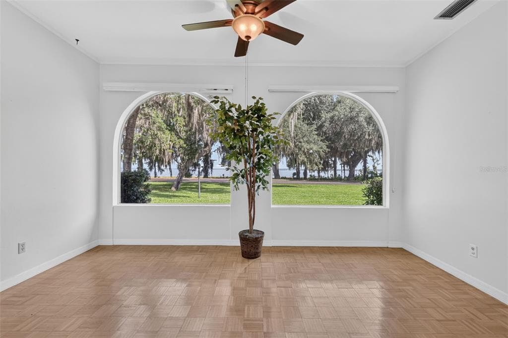 1111 LAKESHORE DRIVE C3 photo 19