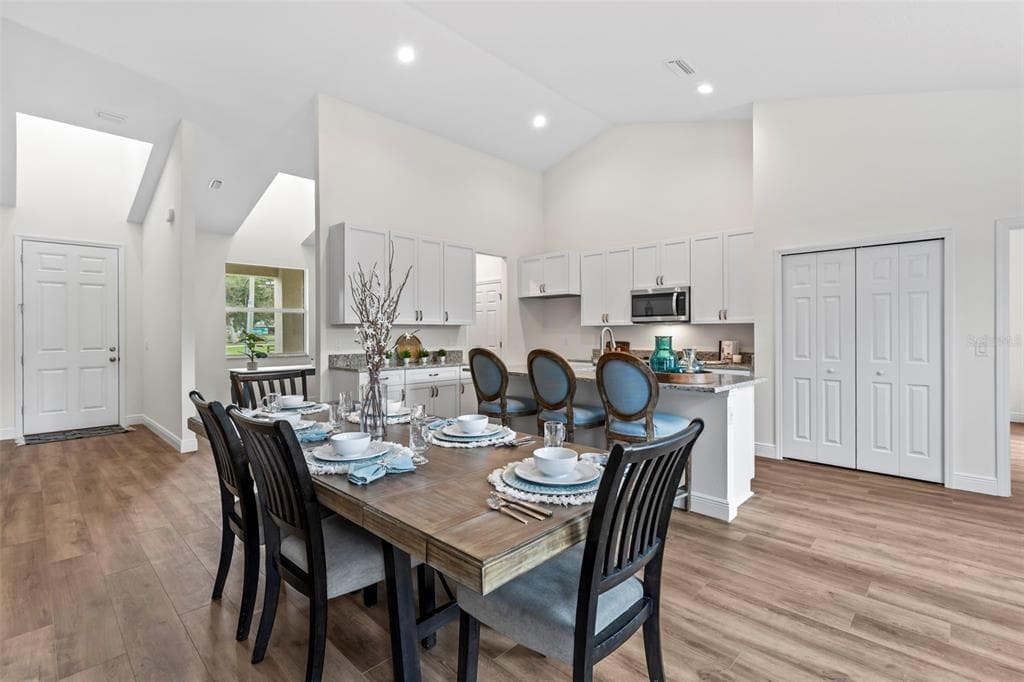 8312 REVELS ROAD photo 14