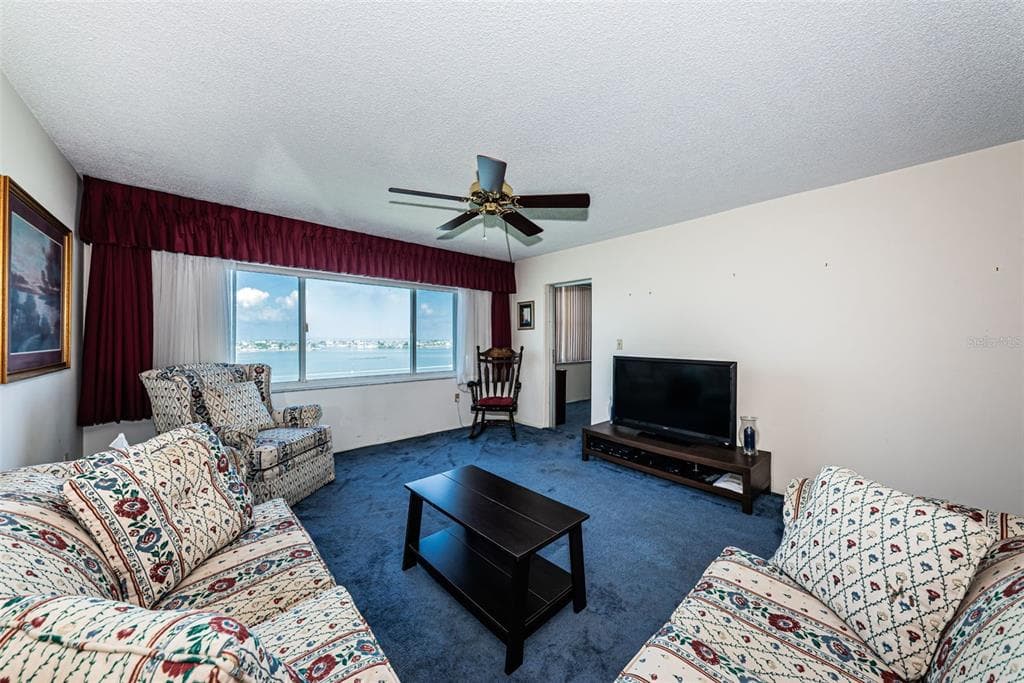 4750 COVE CIRCLE 905 photo 11