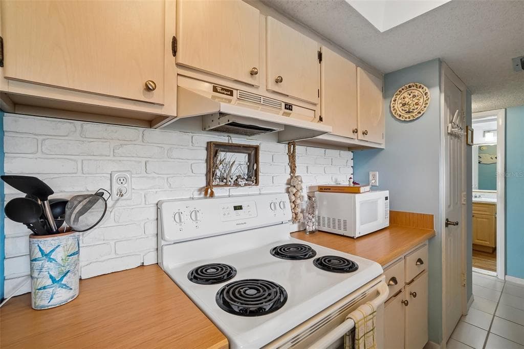 450 S GULFVIEW BOULEVARD 605 photo 18