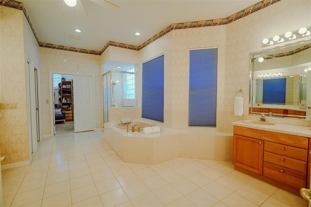 2303 CLUBHOUSE DRIVE photo 15
