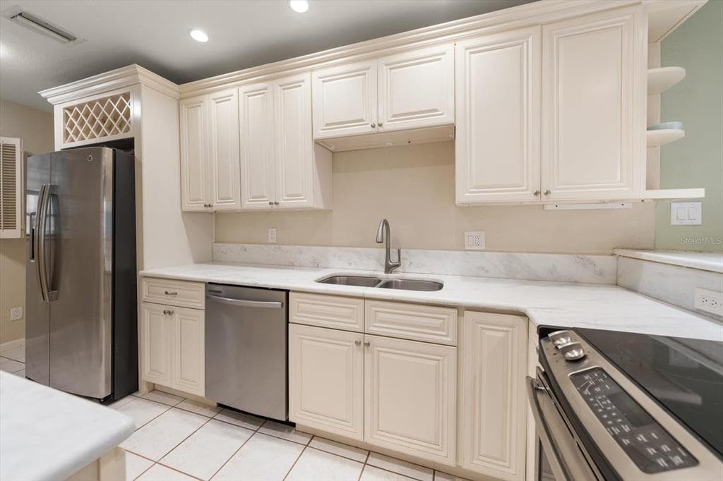 1750 BELLEAIR FOREST DRIVE B8 photo 13