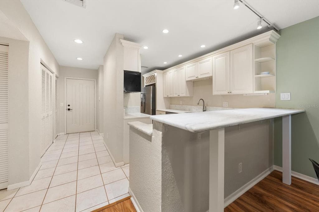 1750 BELLEAIR FOREST DRIVE B8 photo 16