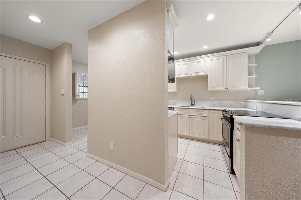 1750 BELLEAIR FOREST DRIVE B8 photo 15