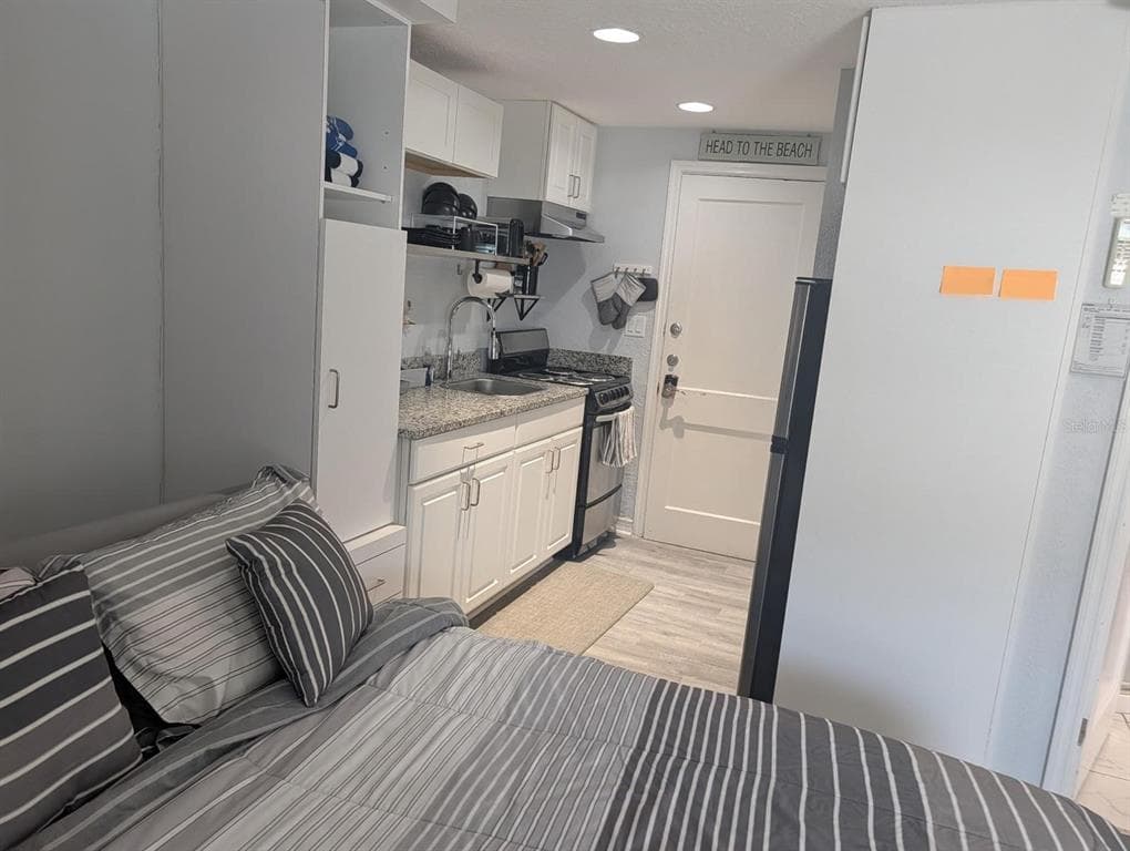 483 E SHORE DRIVE D6 photo 8