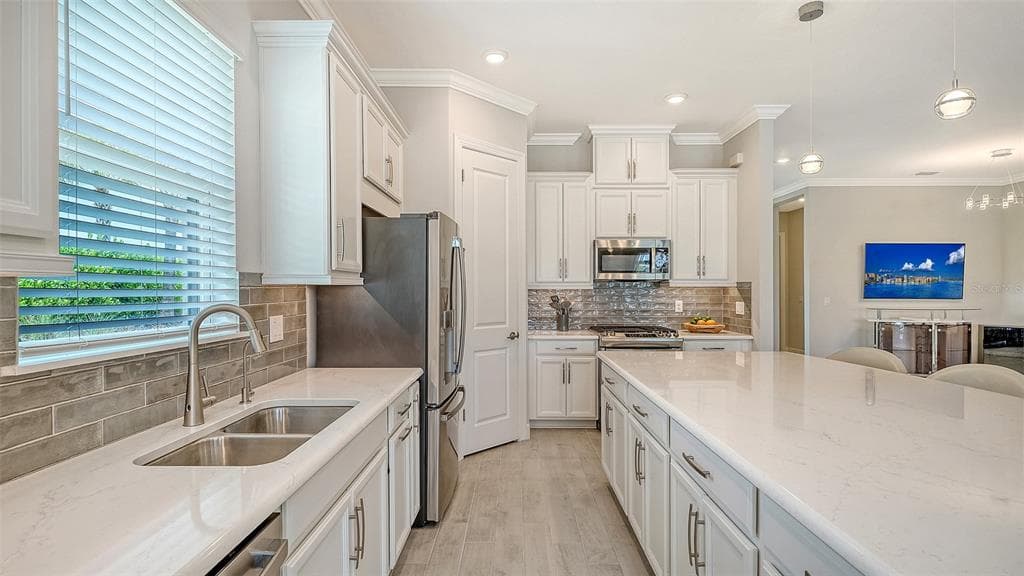 15008 VEROLE PLACE photo 19