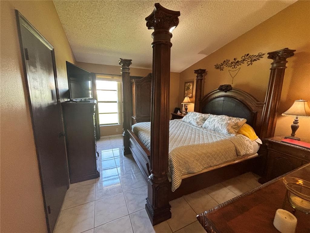 9840 BALMORAL CIRCLE photo 17