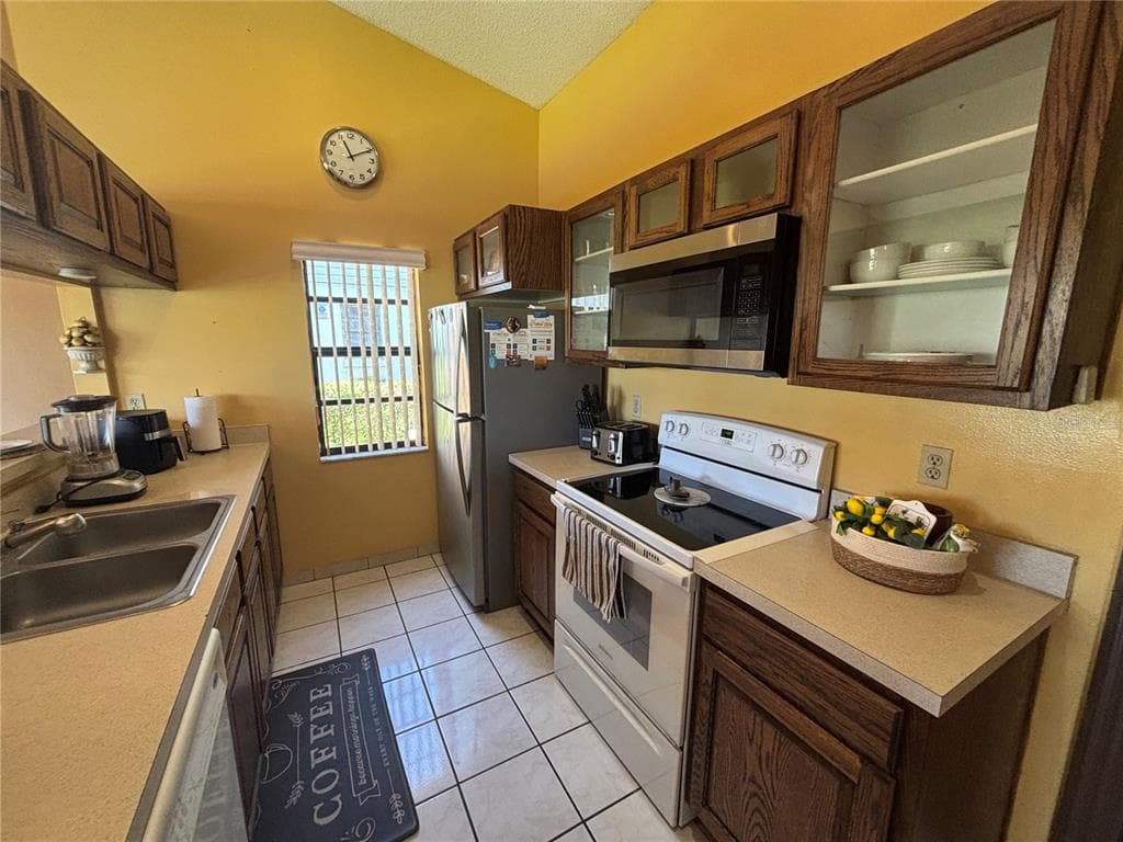 9840 BALMORAL CIRCLE photo 10