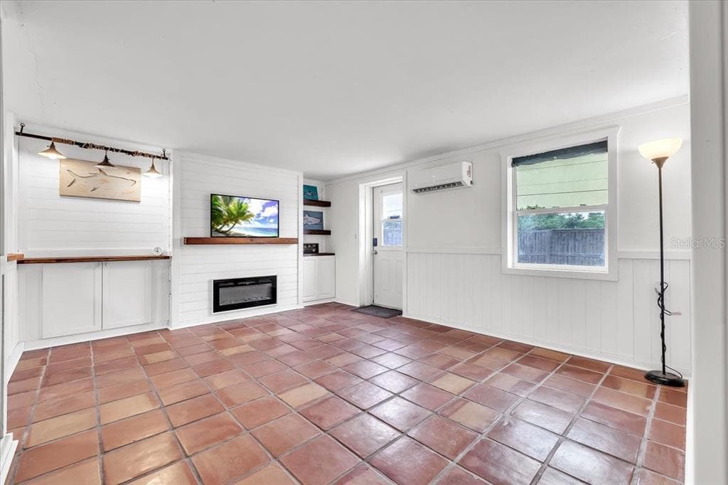 1144 PINE STREET photo 5
