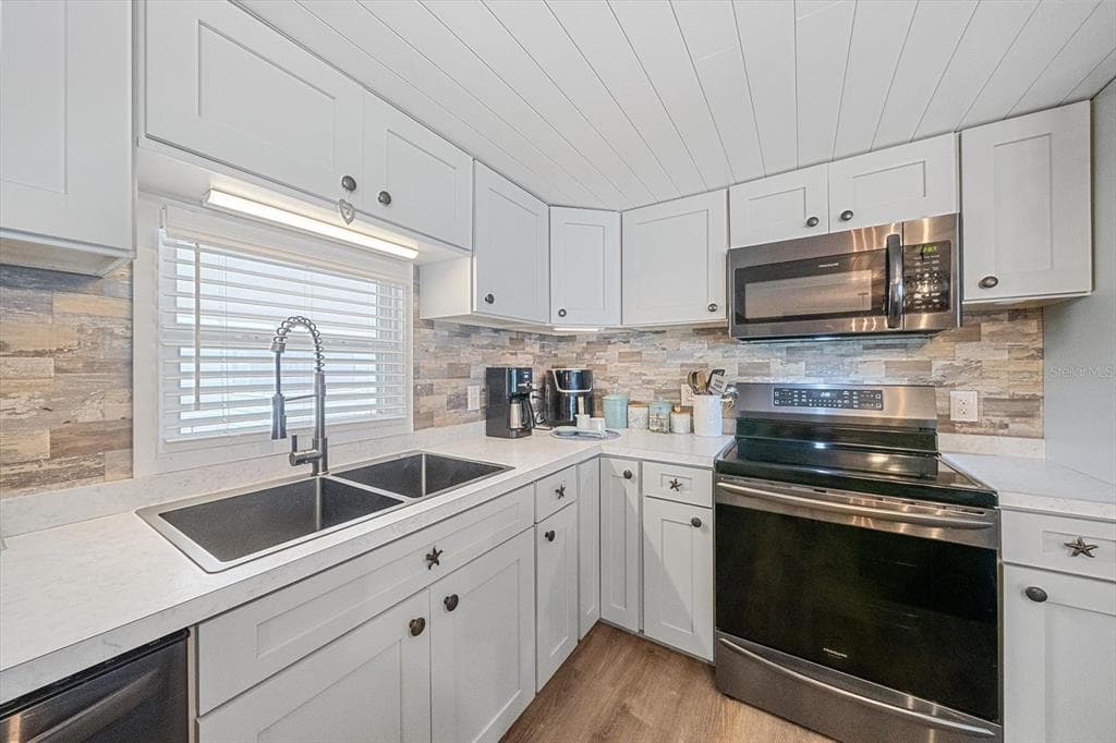 192 BIMINI DRIVE photo 13