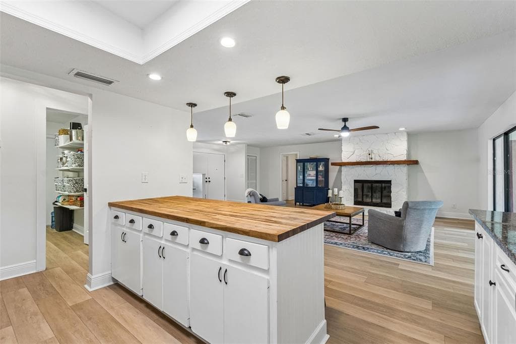 22408 SHORESIDE DRIVE photo 13