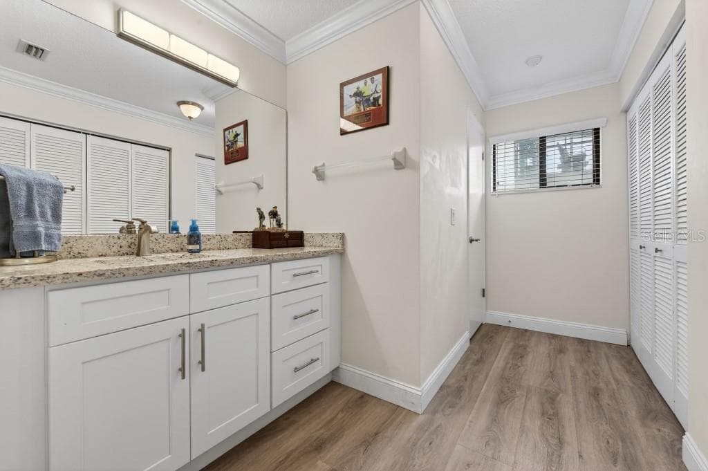 110 CIMMARON DRIVE photo 16