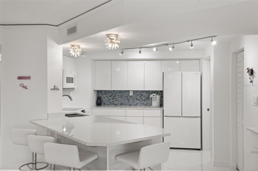 5207 S ATLANTIC AVENUE 1023 photo 8