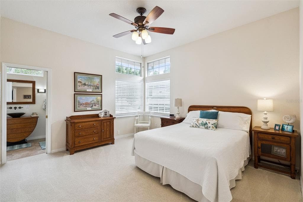 1279 GLENCREST DRIVE photo 25