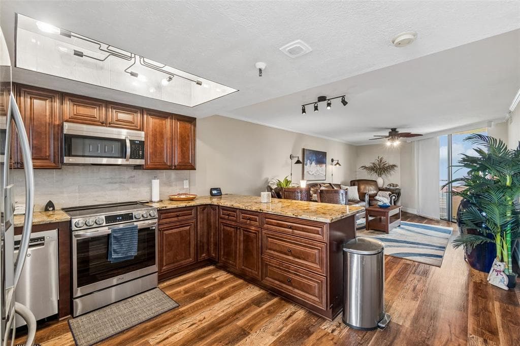 6009 SEA RANCH DRIVE 503 photo 3