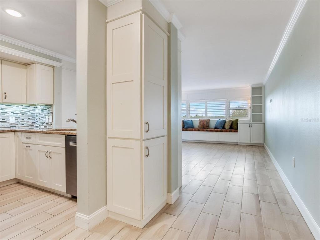 4141 BAYSHORE BOULEVARD 505 photo 5