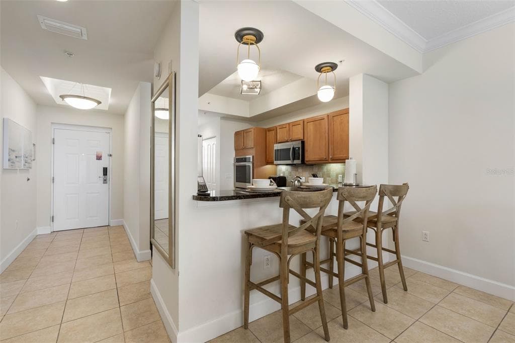 102 YACHT HARBOR DRIVE 467 photo 23