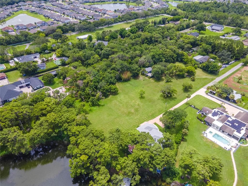 1133 BELLA LAGO COVE photo 10