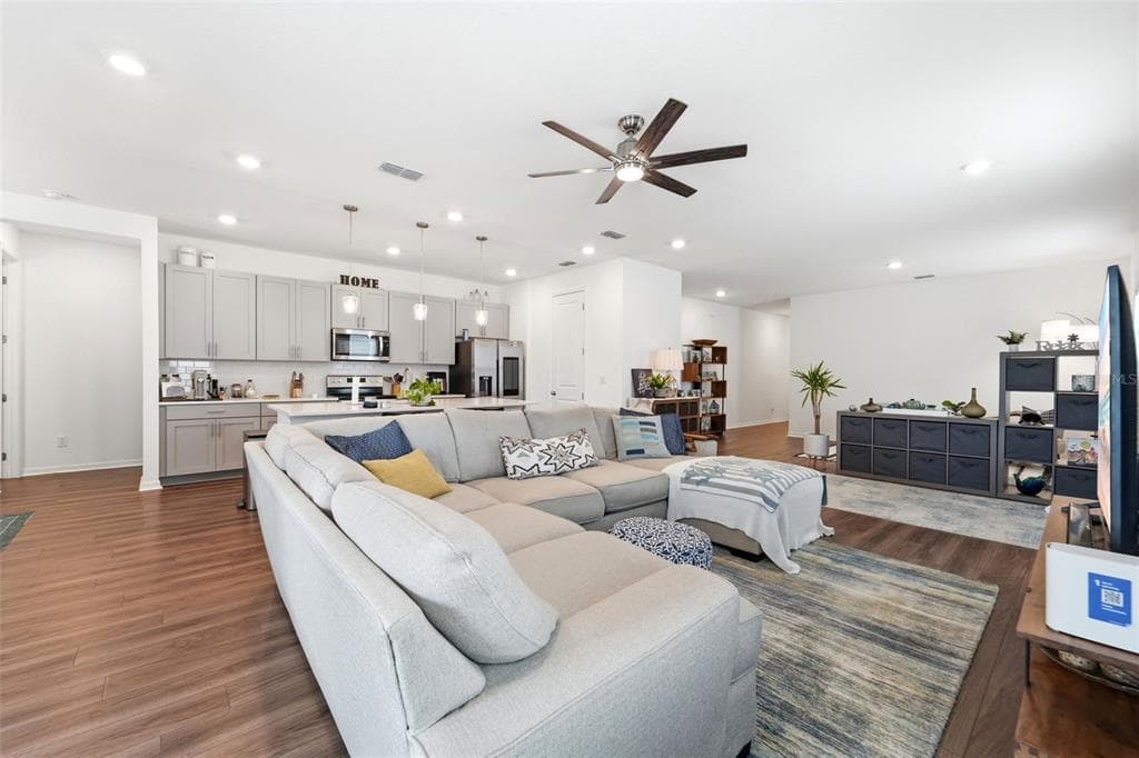 1525 PLAYWRIGHT DRIVE photo 6