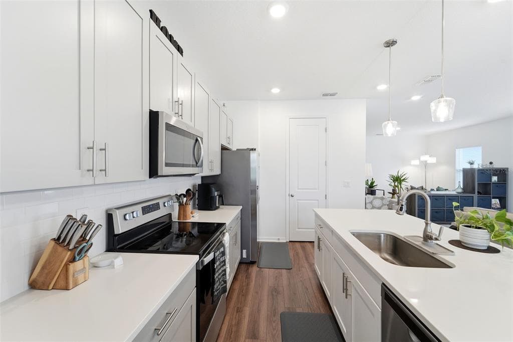 1525 PLAYWRIGHT DRIVE photo 10